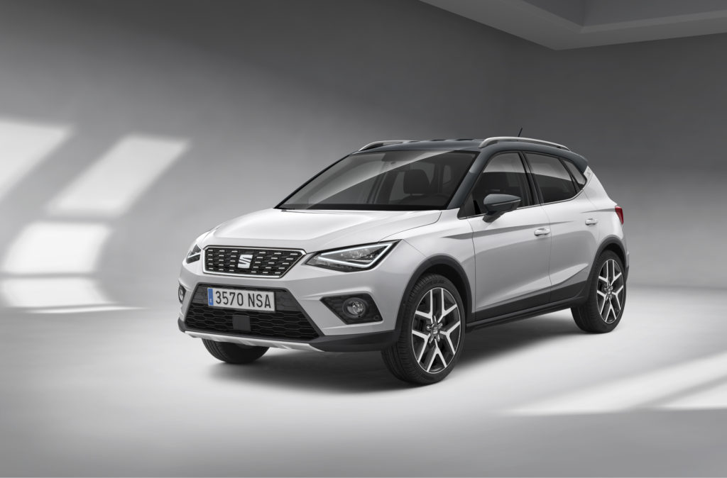03_New SEAT Arona_3.4_White_Studio_S_HD