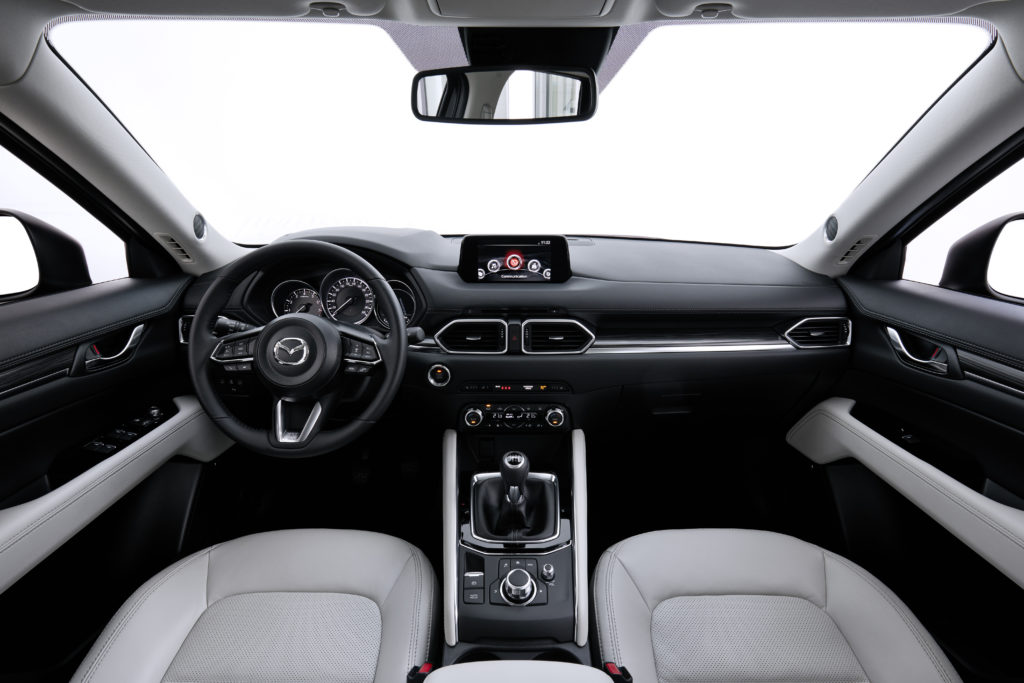 All-new-CX-5_BCN-2017_Interior_06_hires