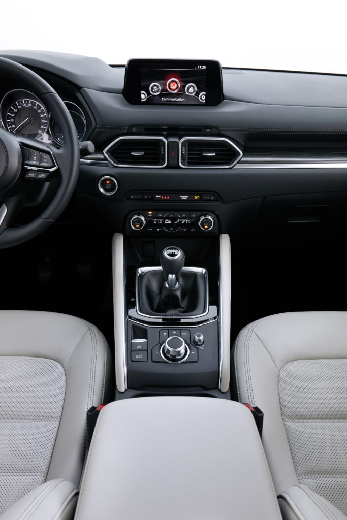 All-new-CX-5_BCN-2017_Interior_07