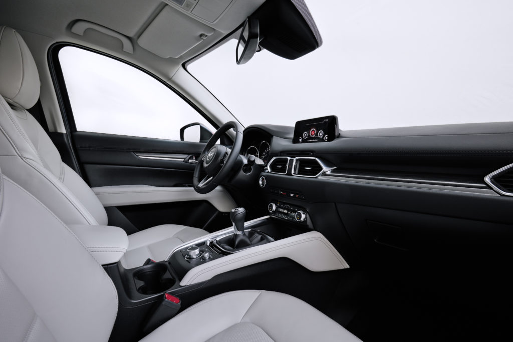 All-new-CX-5_BCN-2017_Interior_11