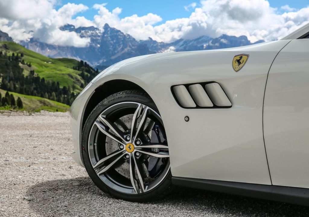 Ferrari GTC4 Lusso 2017 (1)