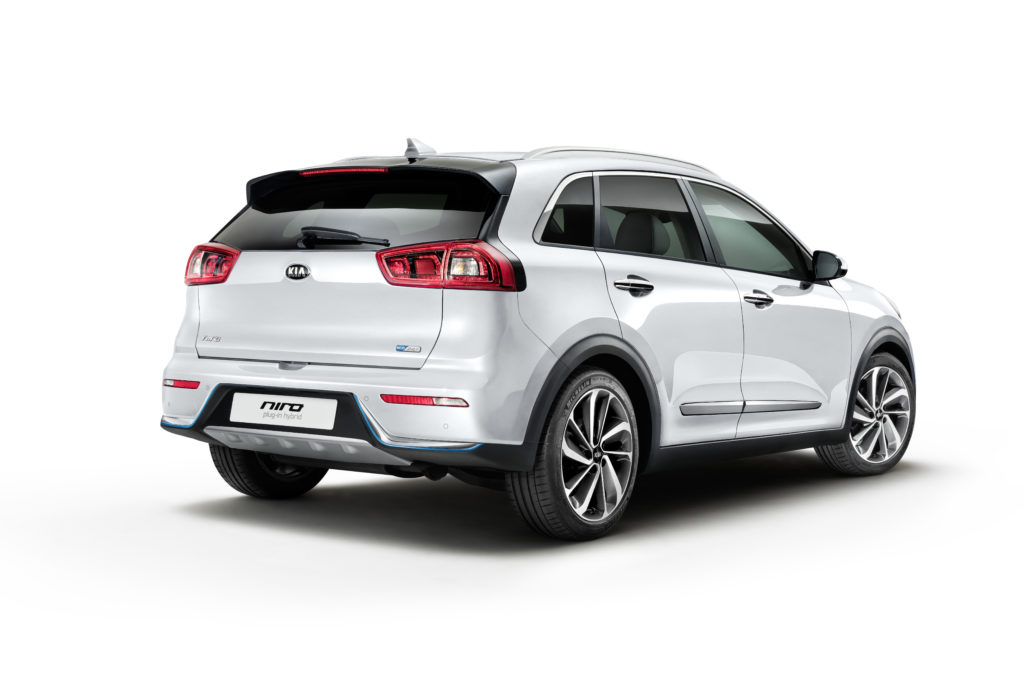 Kia_Niro_PHEV_3_4_rear_view