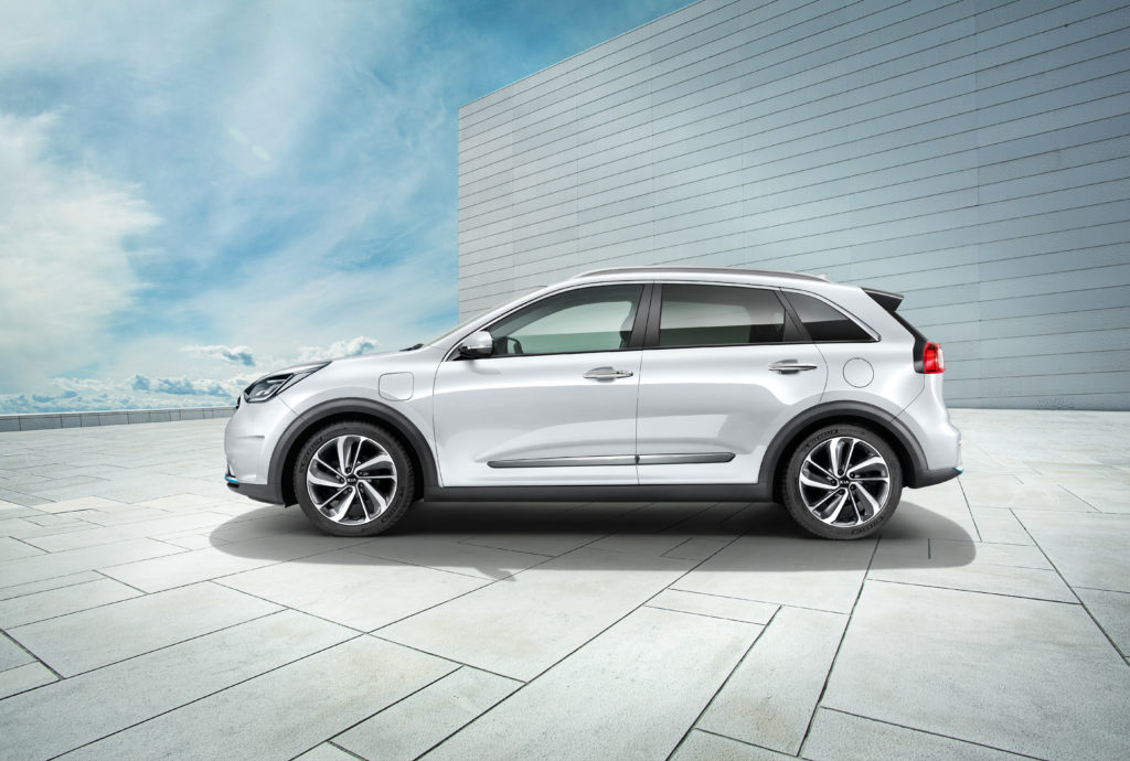 Kia_Niro_PHEV_side_view_B