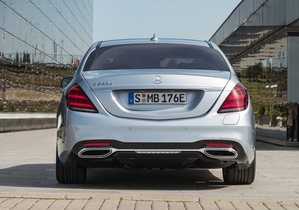 Mercedes-Benz-S560e-2018-1280-10