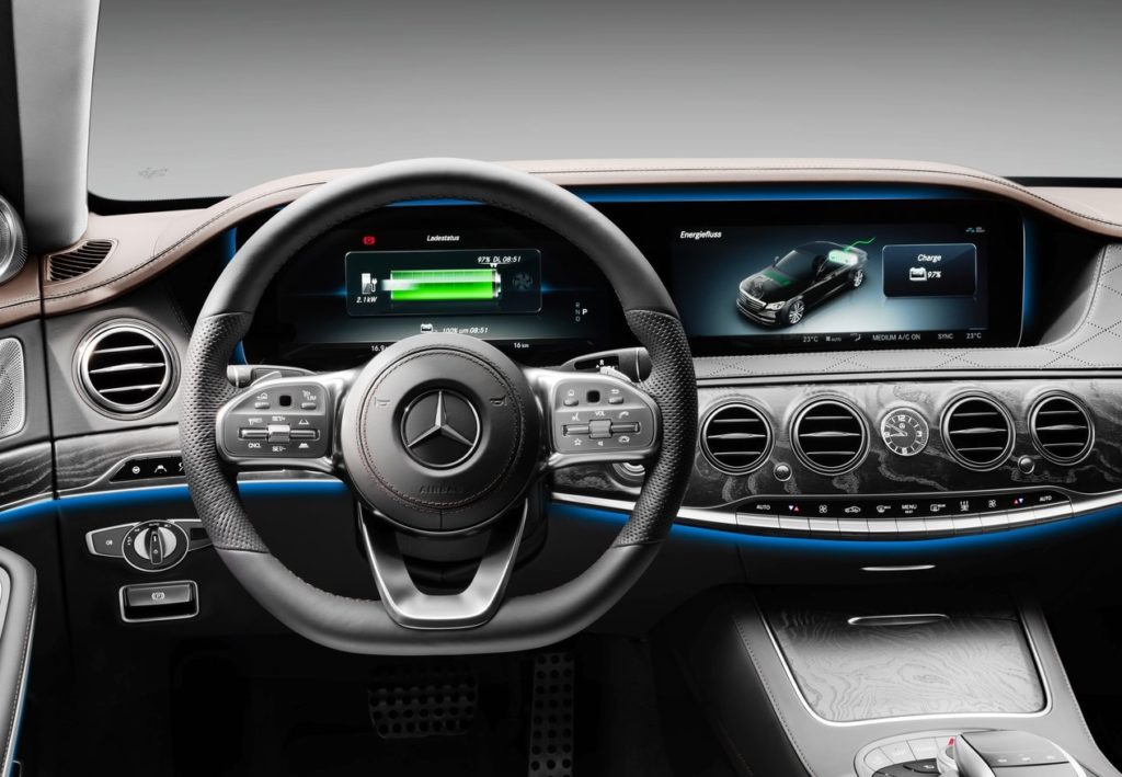 Mercedes-Benz-S560e-2018-1280-16 (1)