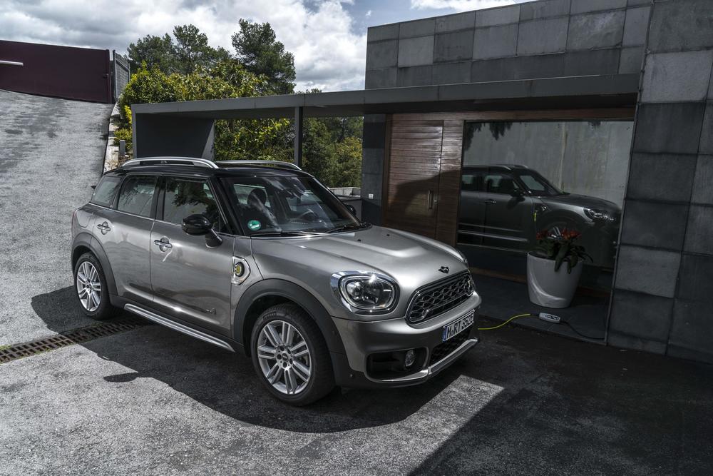 P90257591_highRes_mini-cooper-s-e-coun
