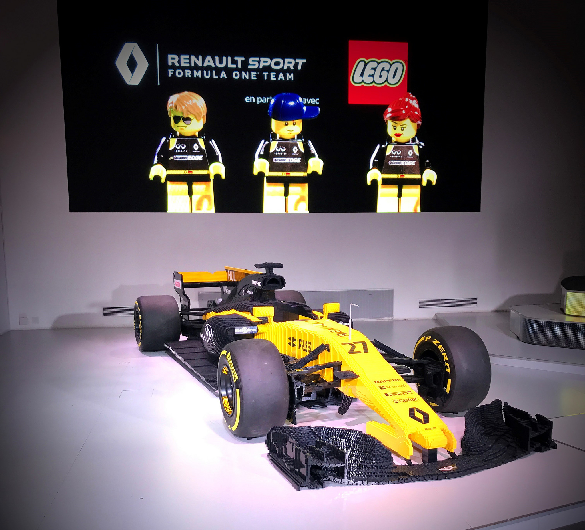 Renault Sport Formula One Team e LEGO® juntam realidade e ficção thumbnail