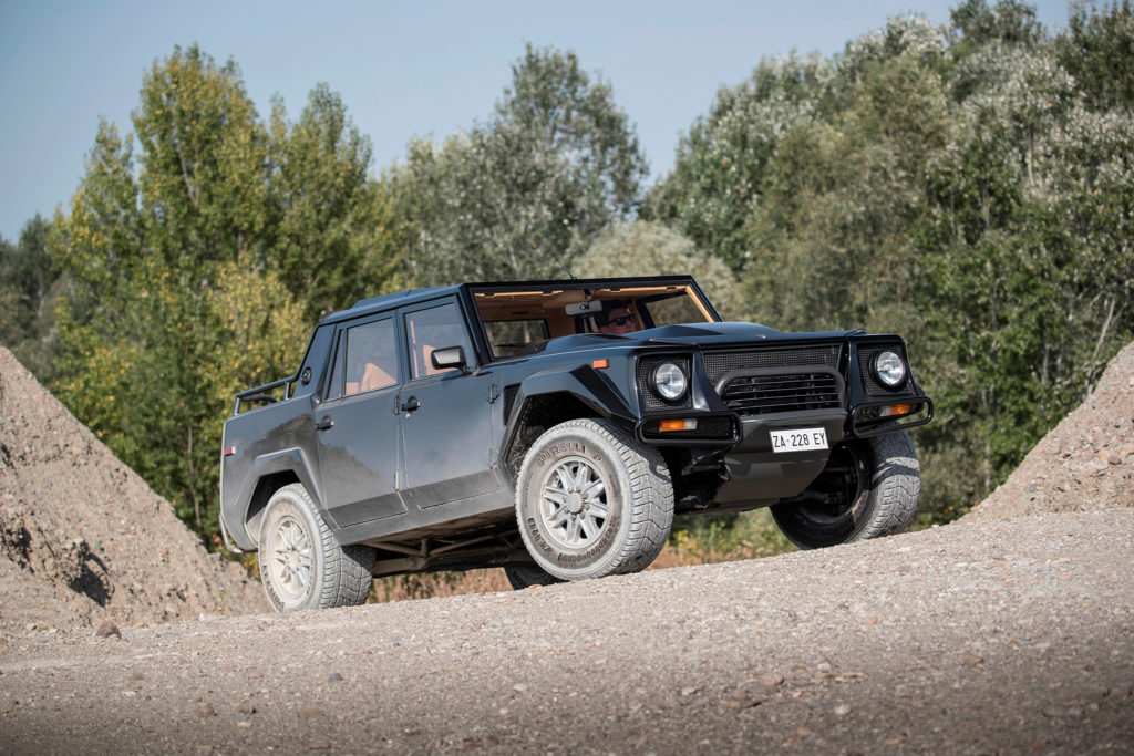 Lamborghini-LM002-front-three-quarter-03