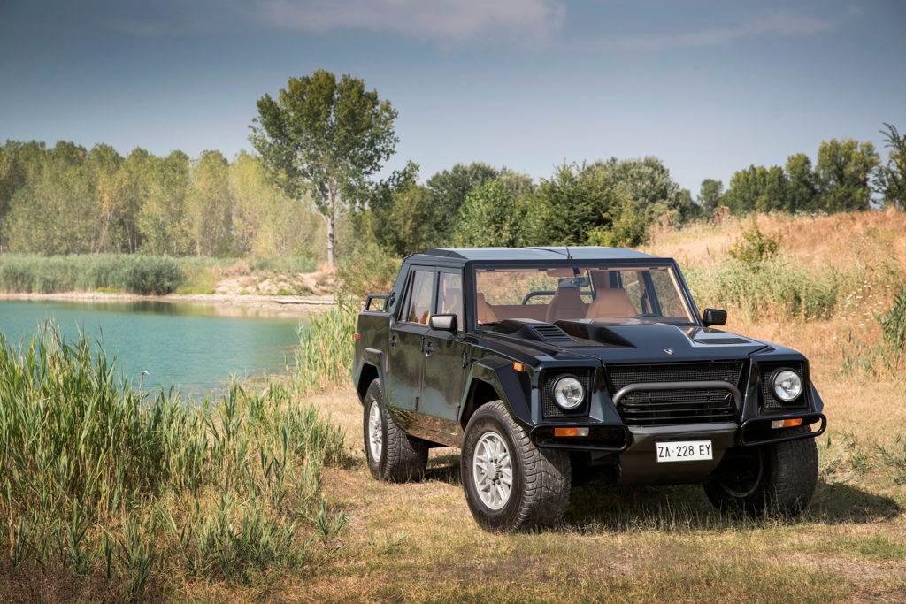 Lamborghini-LM002-front-three-quarter-04