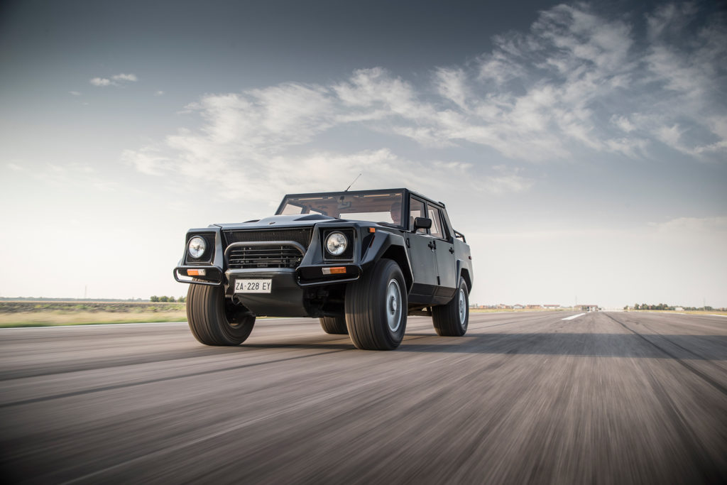 Lamborghini-LM002-front-three-quarter-in-motion-04