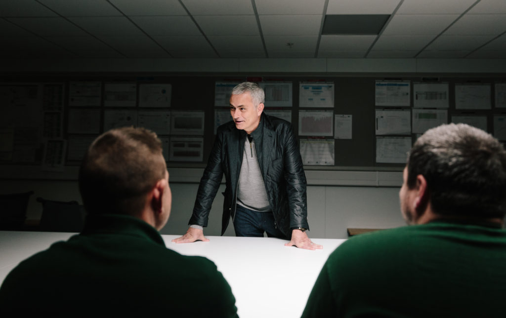 Mourinho f-pace (3)
