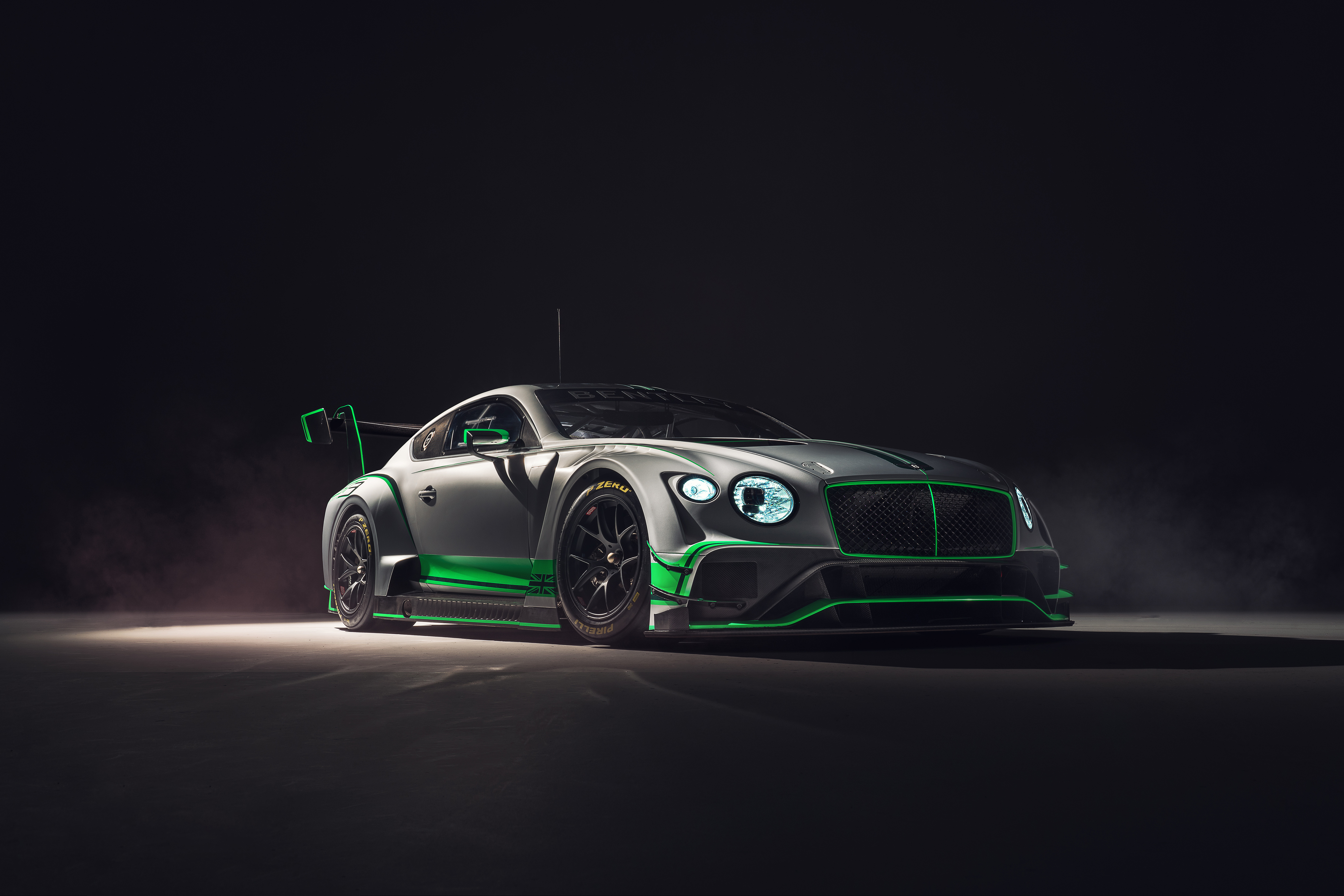 A Bentley revelou o novo Continental GT3 Racecar thumbnail