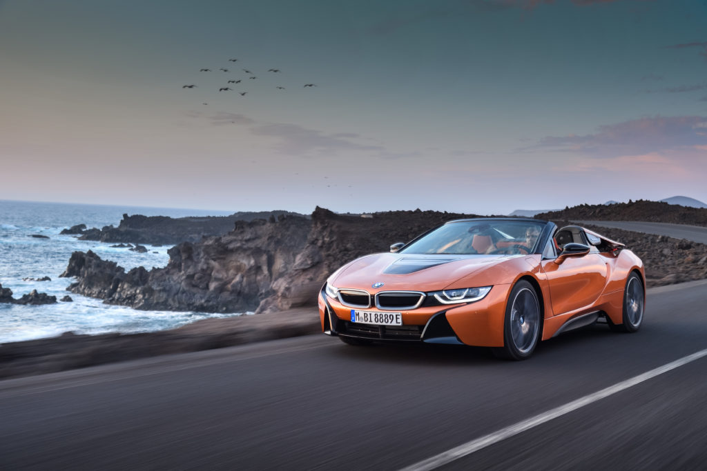 P90285377_highRes_the-new-bmw-i8-roads