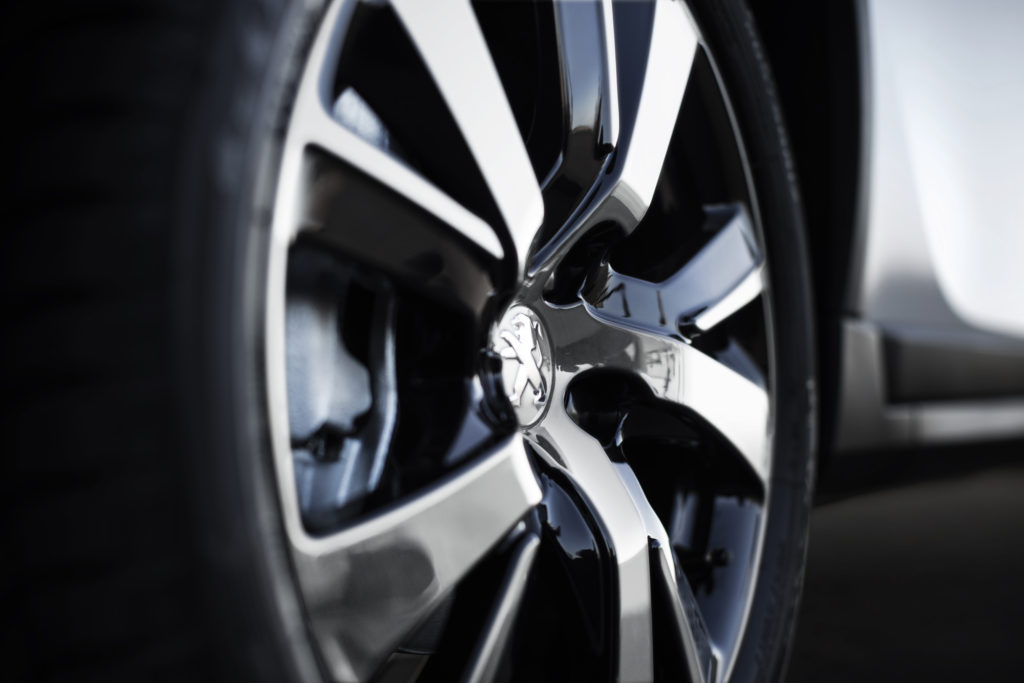 PEUGEOT_2008_1802PC208