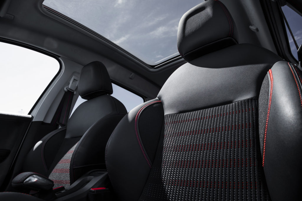 PEUGEOT_2008_1802PC306