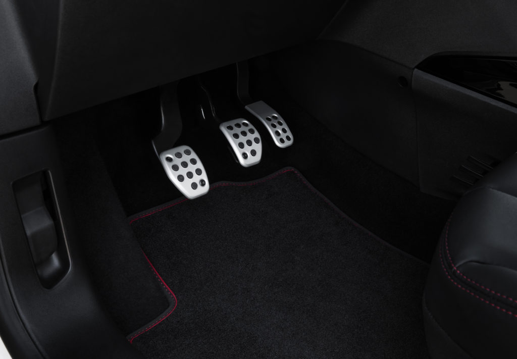 PEUGEOT_2008_1802PC310
