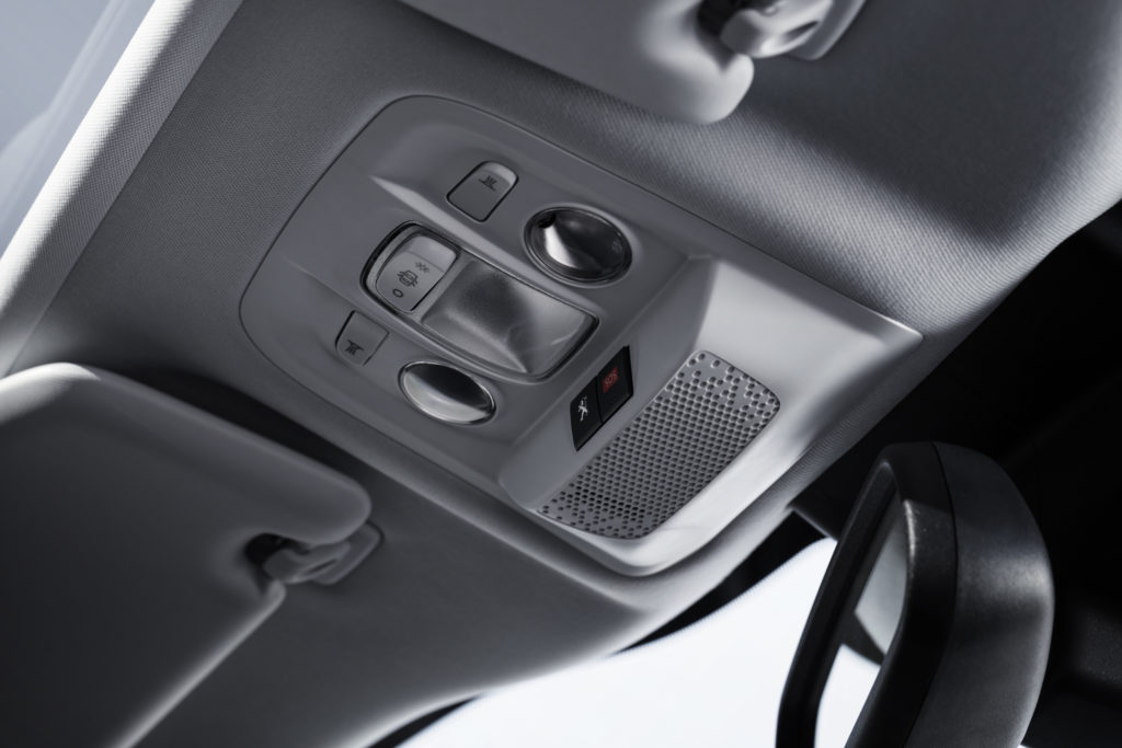 PEUGEOT_2008_1802PC311