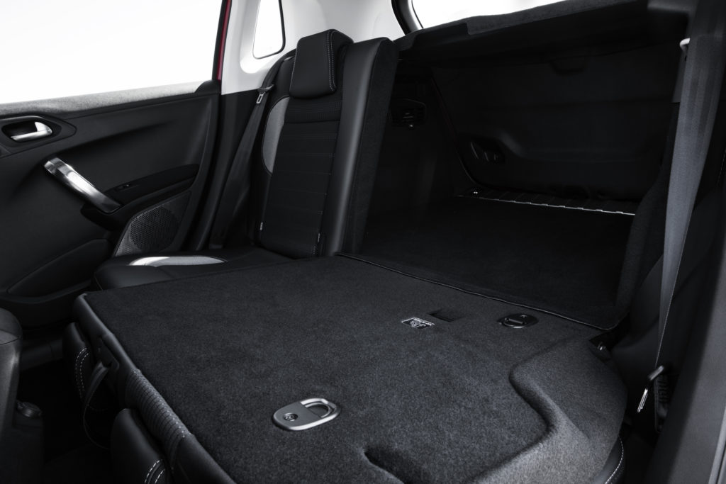 PEUGEOT_2008_1802PC322