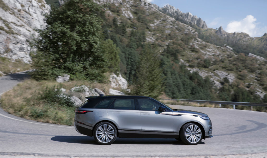 rrvelar18my393glhdprlocationdynamic010317
