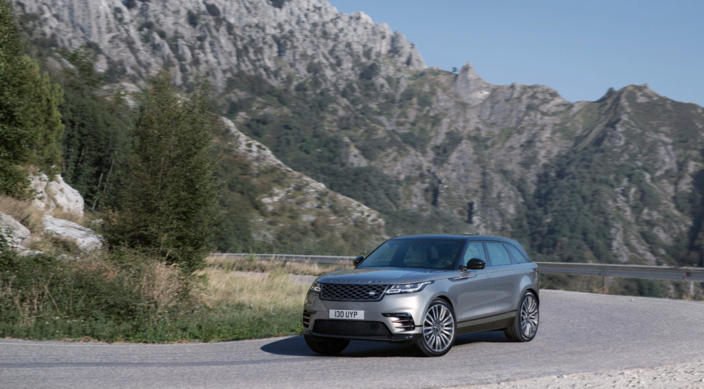 rrvelar18my394glhdprlocationdynamic010317