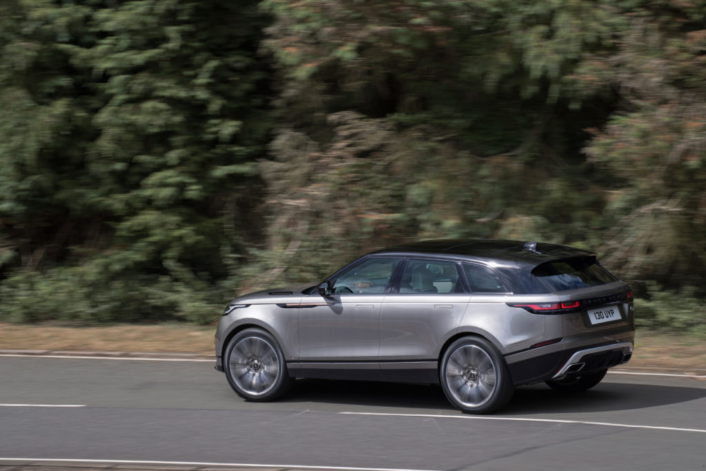 rrvelar18my400glhdprlocationdynamic010317