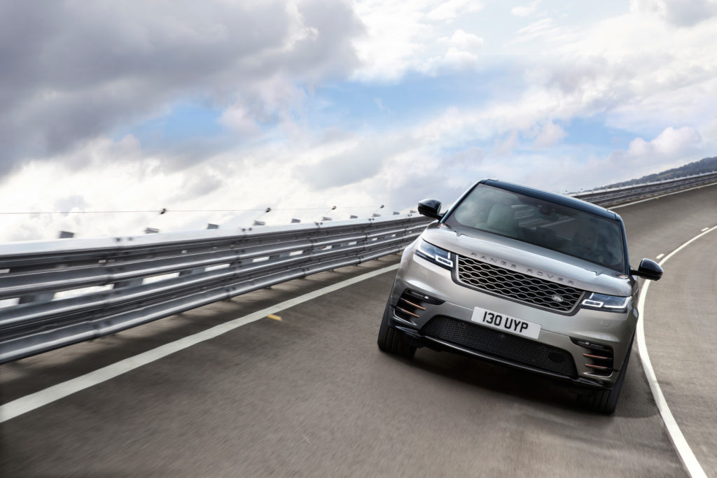 rrvelar18my457glhdprlocationdynamic010317