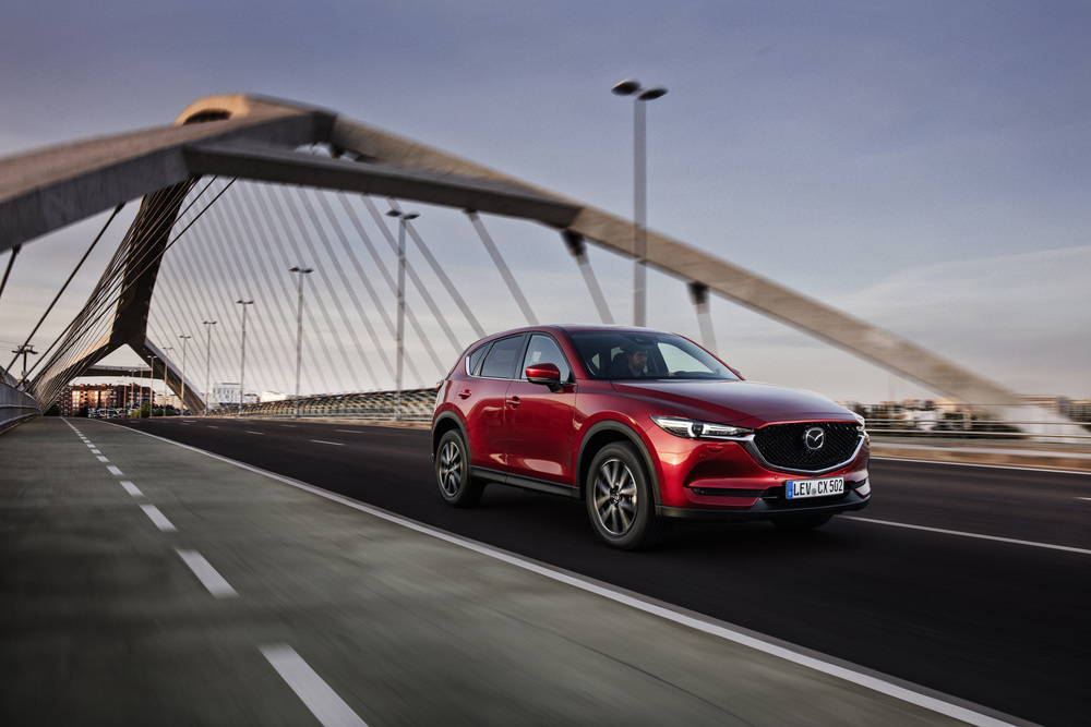 All-new-CX-5_BCN-2017_Action_04