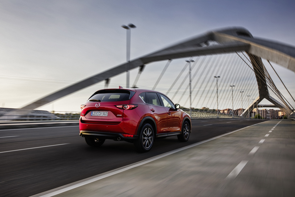 All-new-CX-5_BCN-2017_Action_05