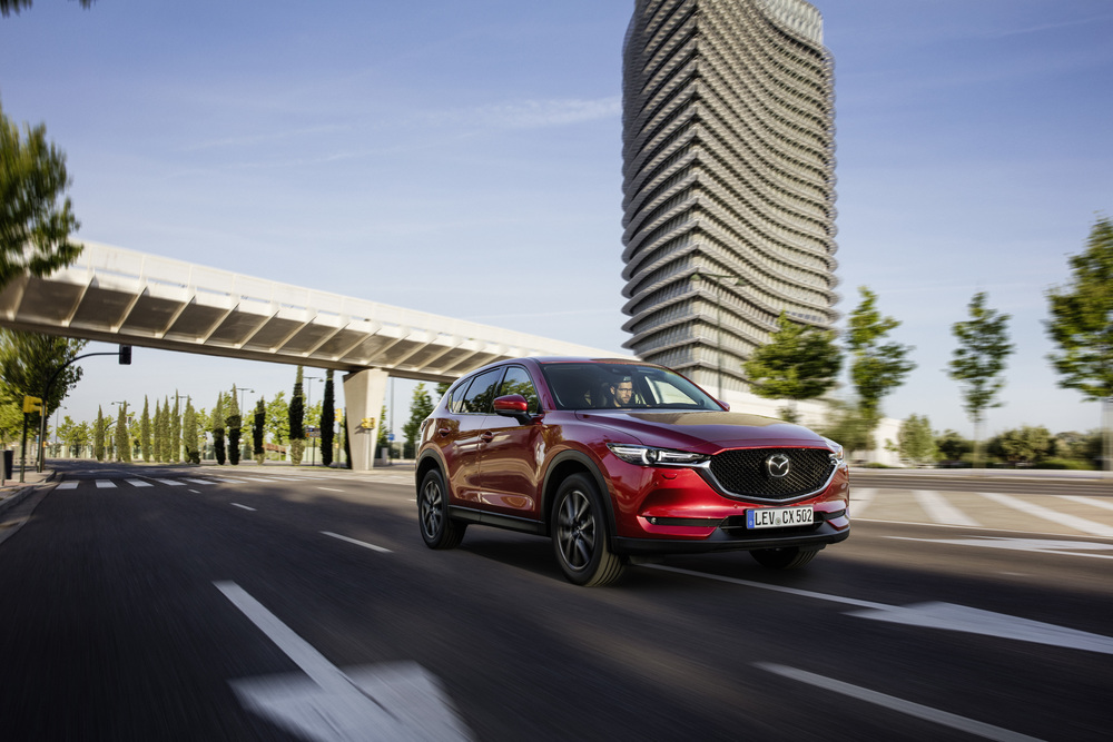 All-new-CX-5_BCN-2017_Action_07