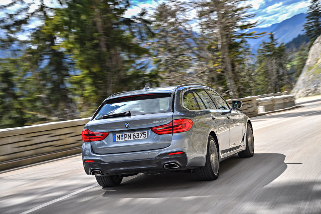 P90258773_highRes_the-new-bmw-5-series