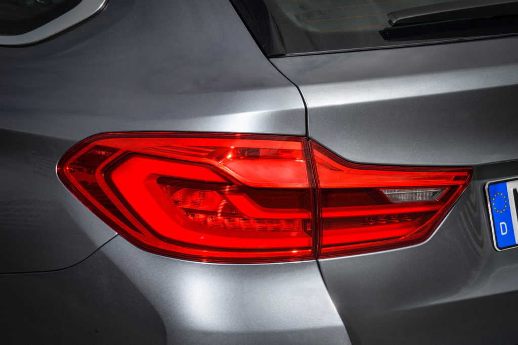 P90258779_highRes_the-new-bmw-5-series