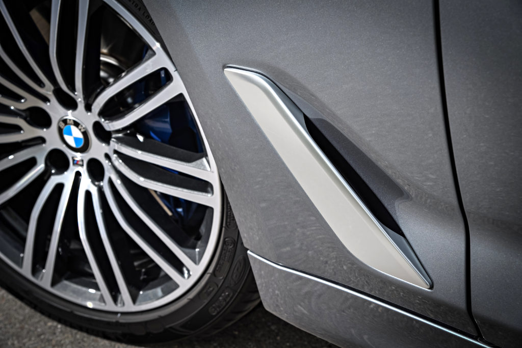 P90258782_highRes_the-new-bmw-5-series