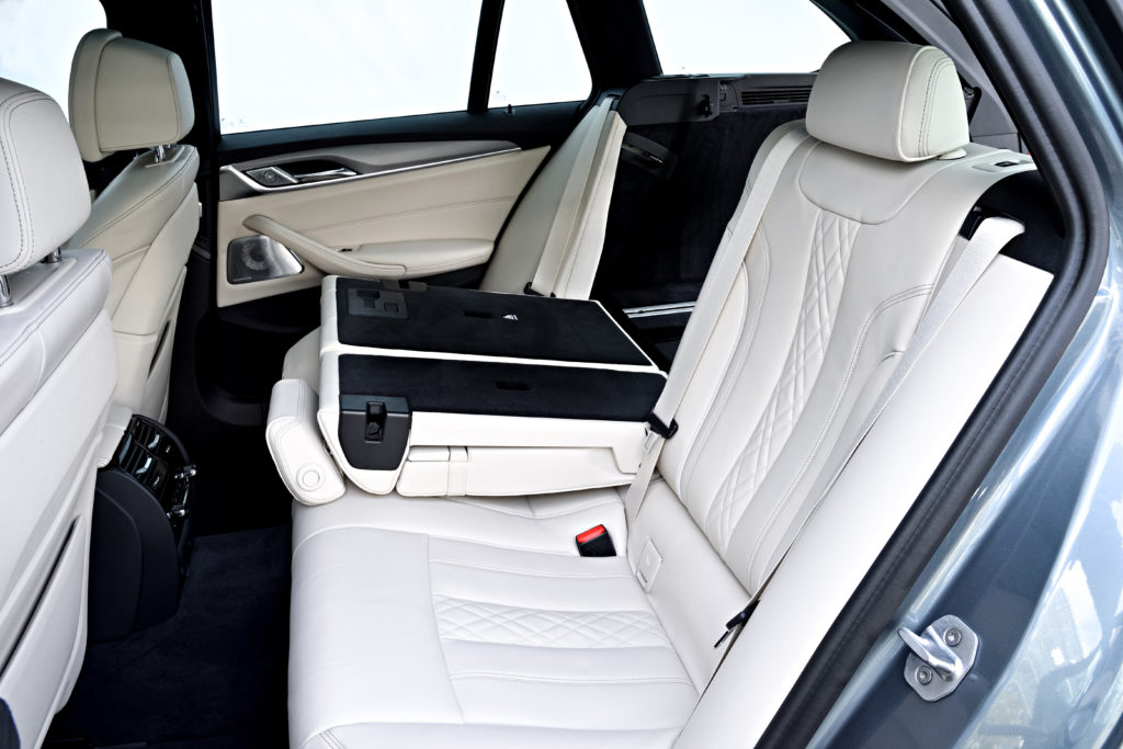 P90258790_highRes_the-new-bmw-5-series