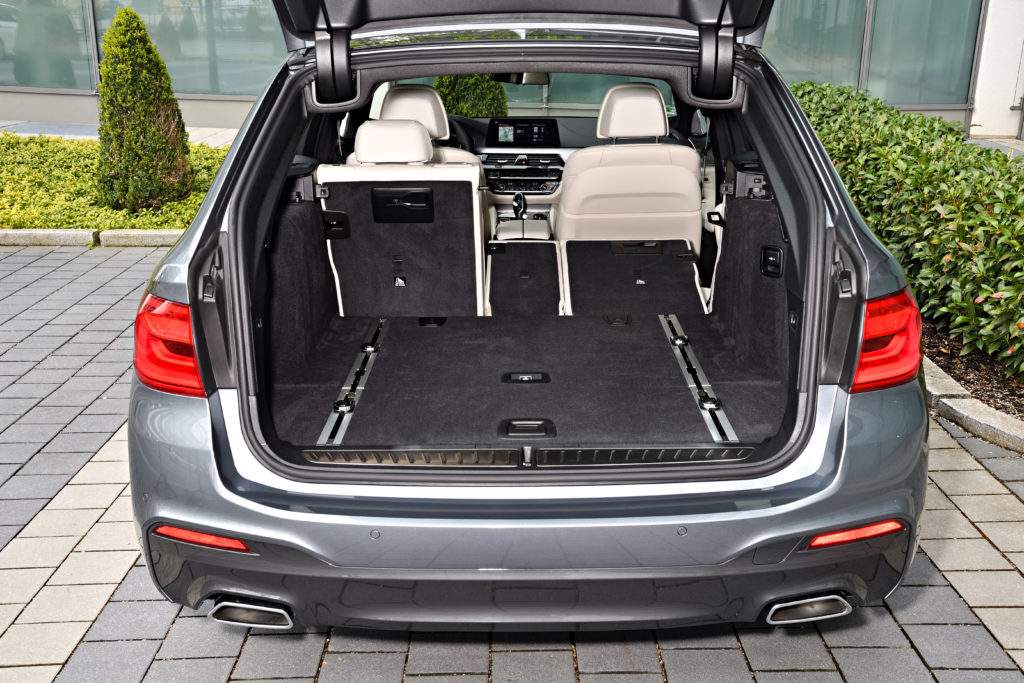 P90258795_highRes_the-new-bmw-5-series