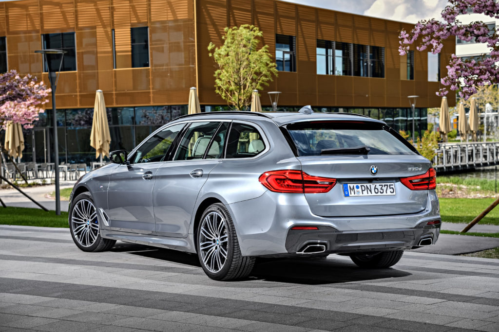 P90258799_highRes_the-new-bmw-5-series