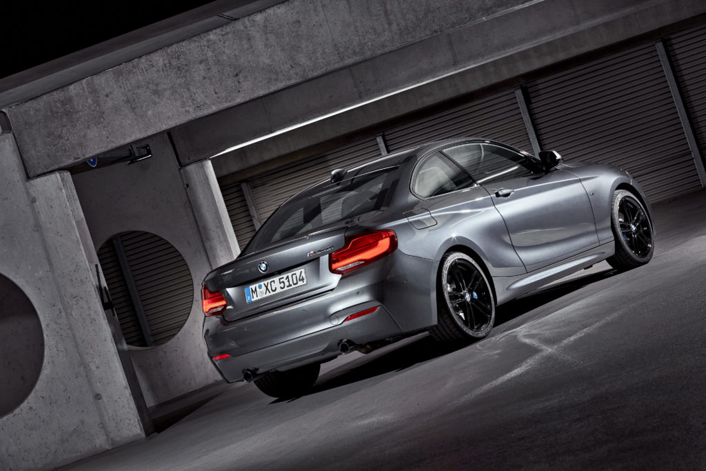 P90270035_highRes_the-new-bmw-2-series