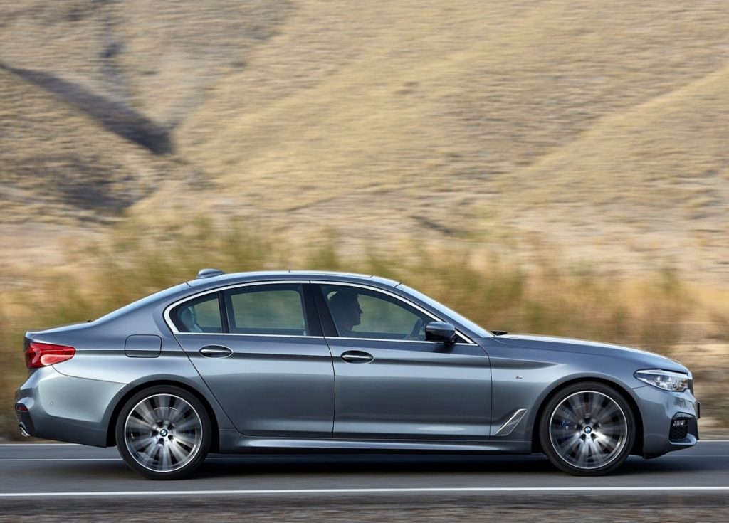 BMW 5-Series (2017) Lado