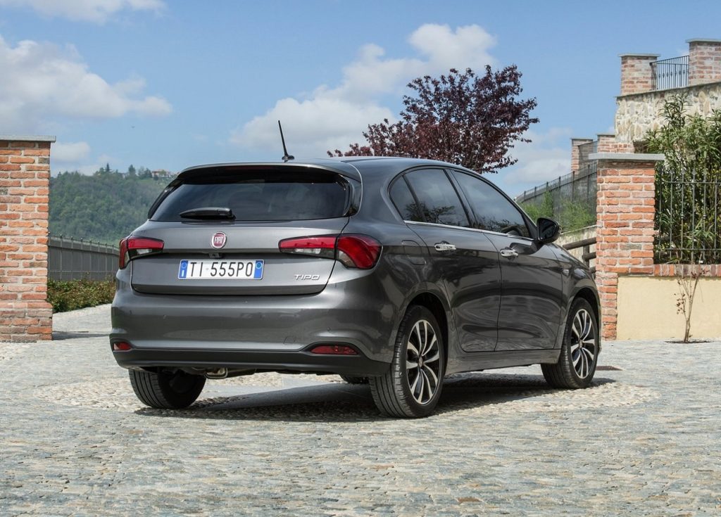 Fiat-Tipo_5-door-2017-1280-15