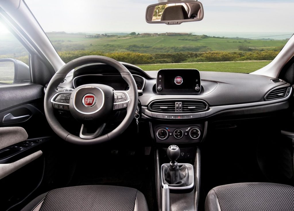 Fiat-Tipo_5-door-2017-1280-1e