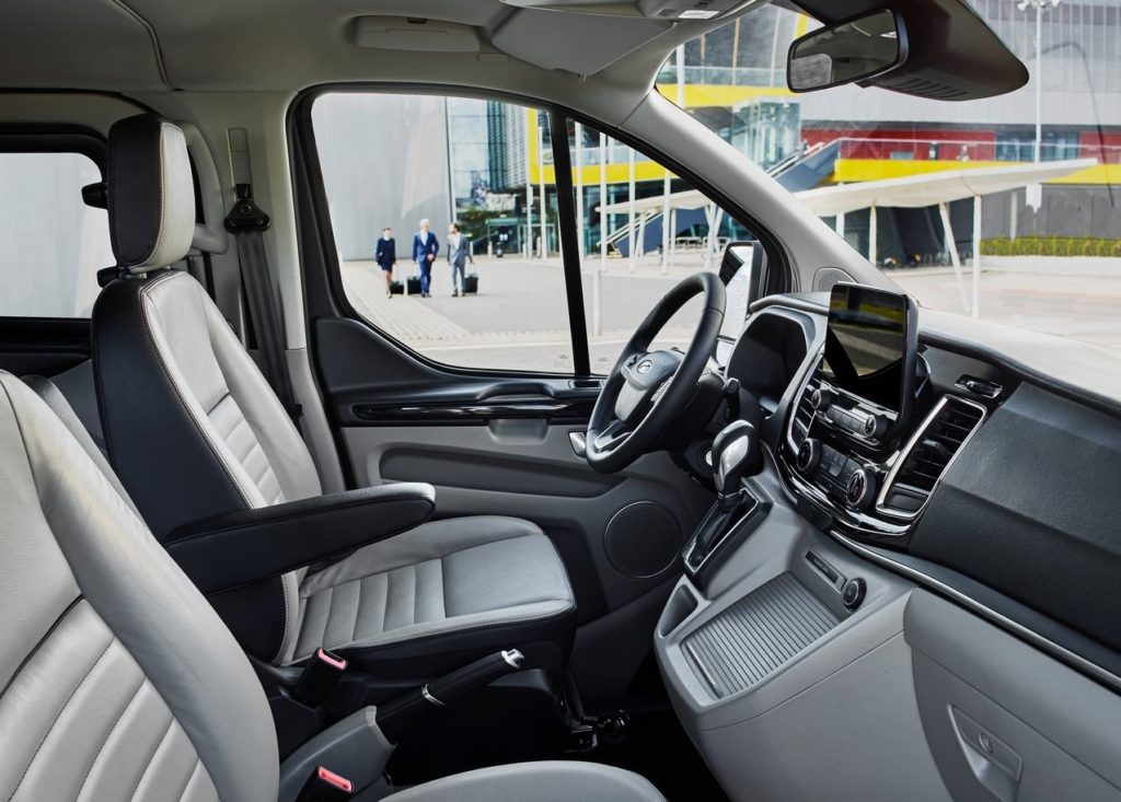 Ford-Tourneo_Custom-2018-1280-08