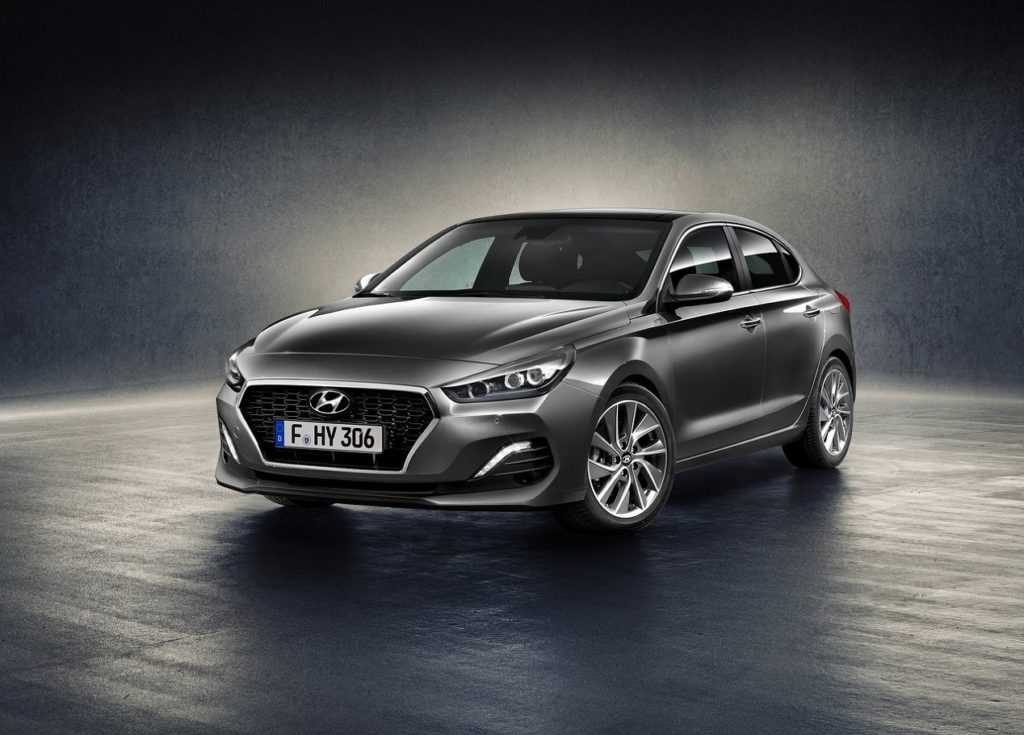 Hyundai-i30_Fastback-2018-1280-01