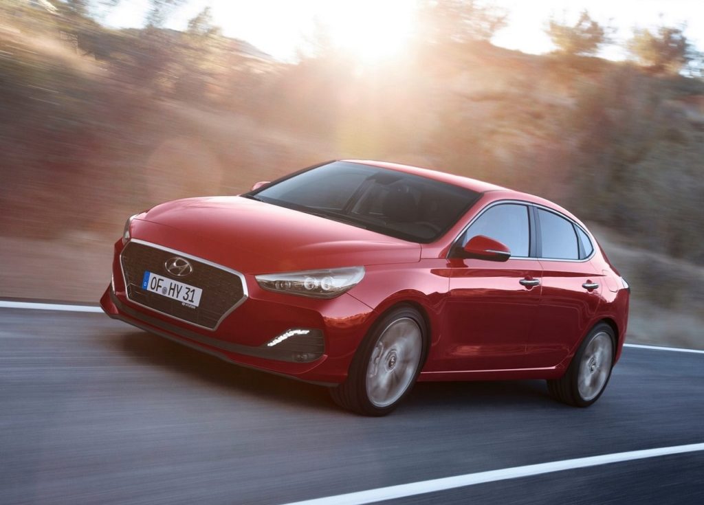 Hyundai-i30_Fastback-2018-1280-06