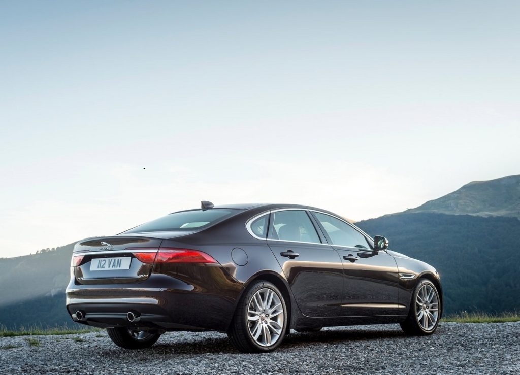 Jaguar XF (2016) Trás