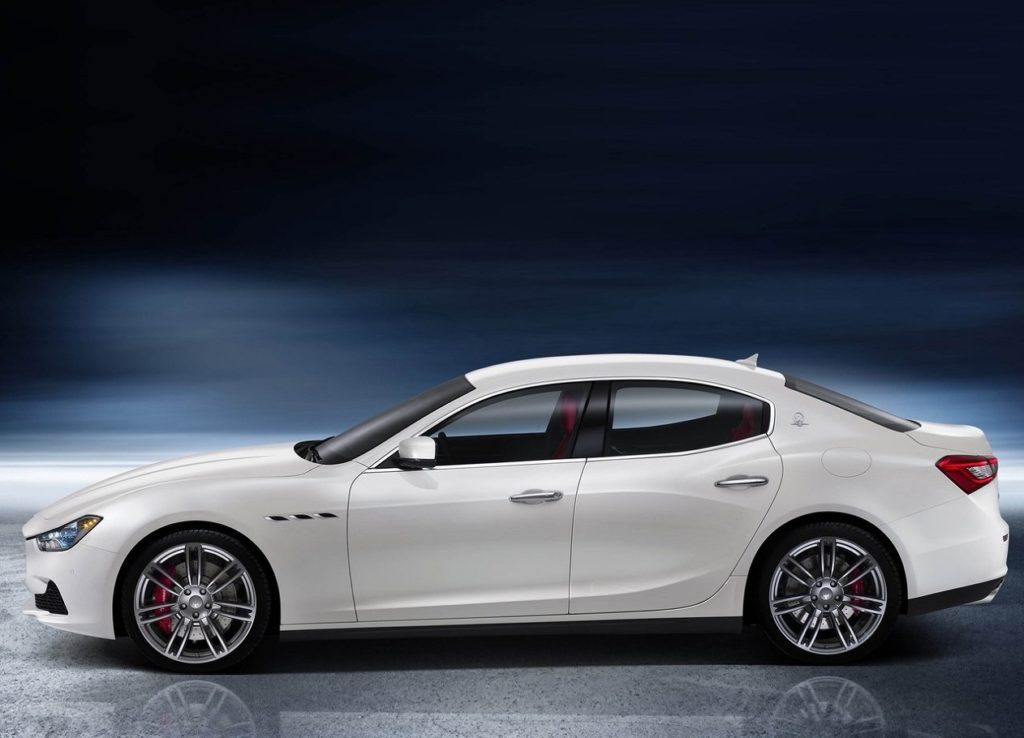 Maserati Ghibli(2014) Lado