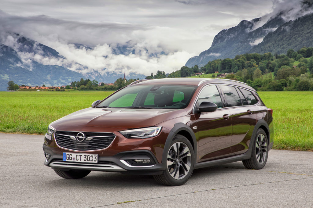 100,000 orders for new Opel Insignia