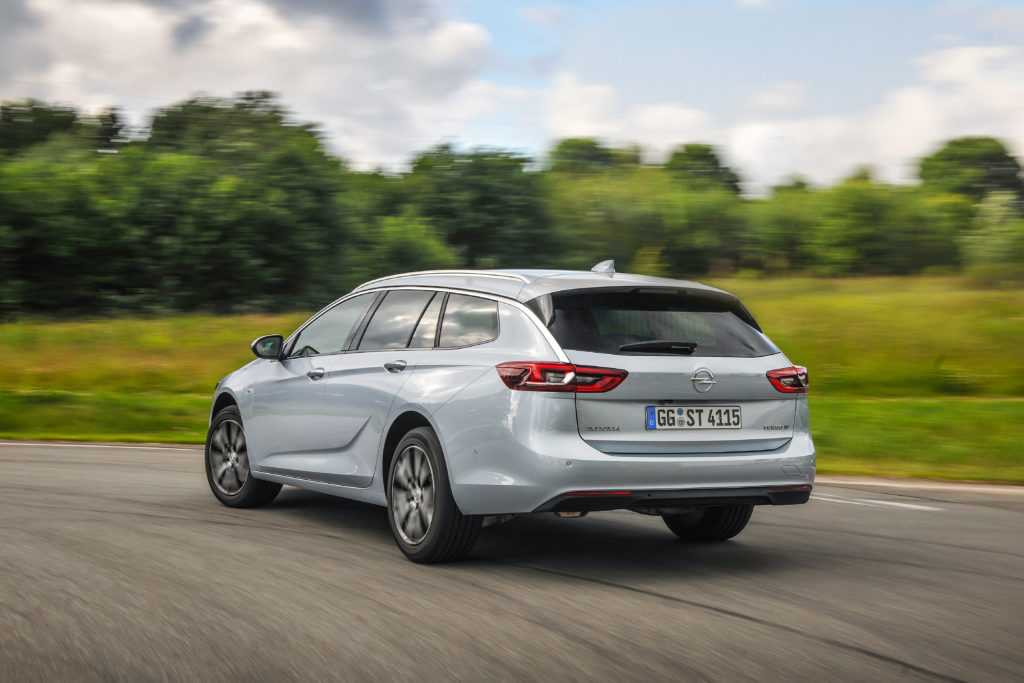 100,000 orders for new Opel Insignia