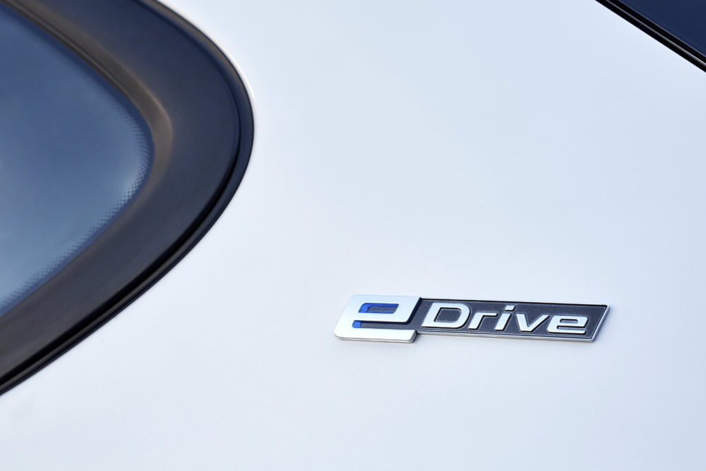 P90288866_highRes_the-new-bmw-225xe-ip