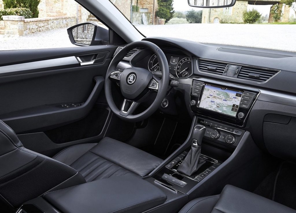 Skoda Superb (2016) Interior