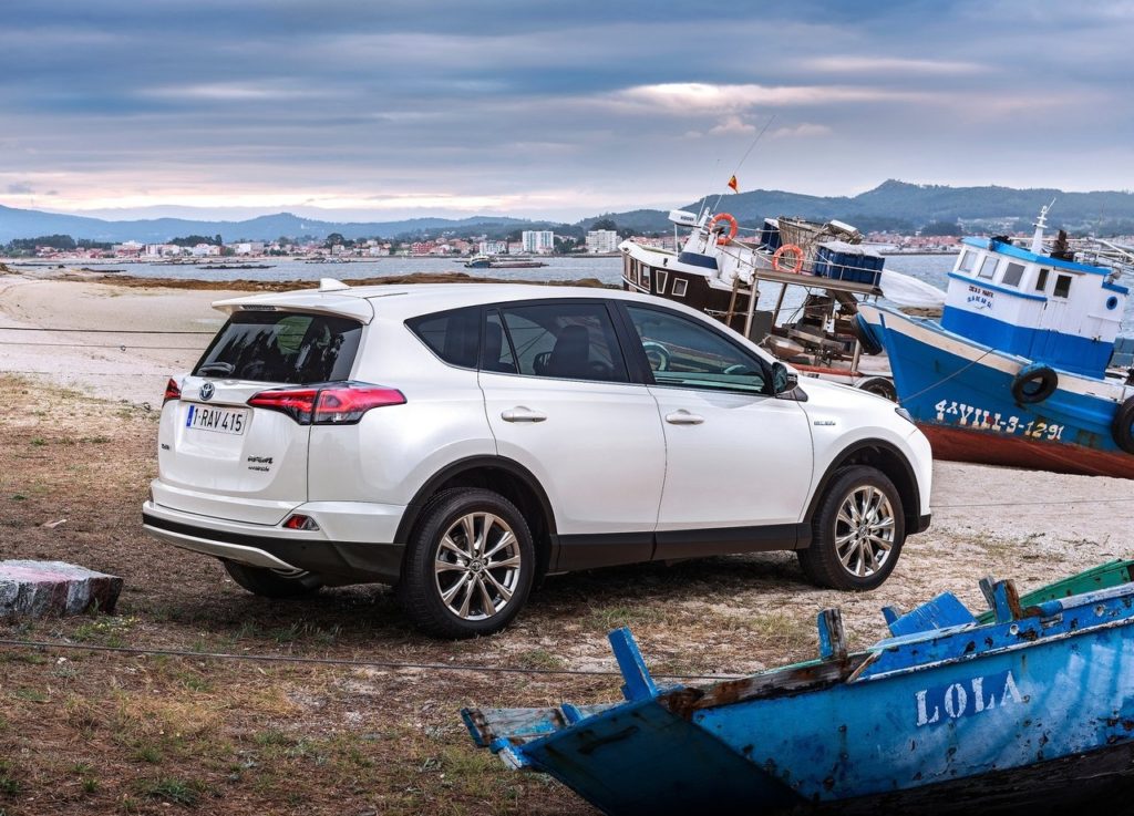 Toyota-RAV4_Hybrid_EU-Version-2016-1280-1d