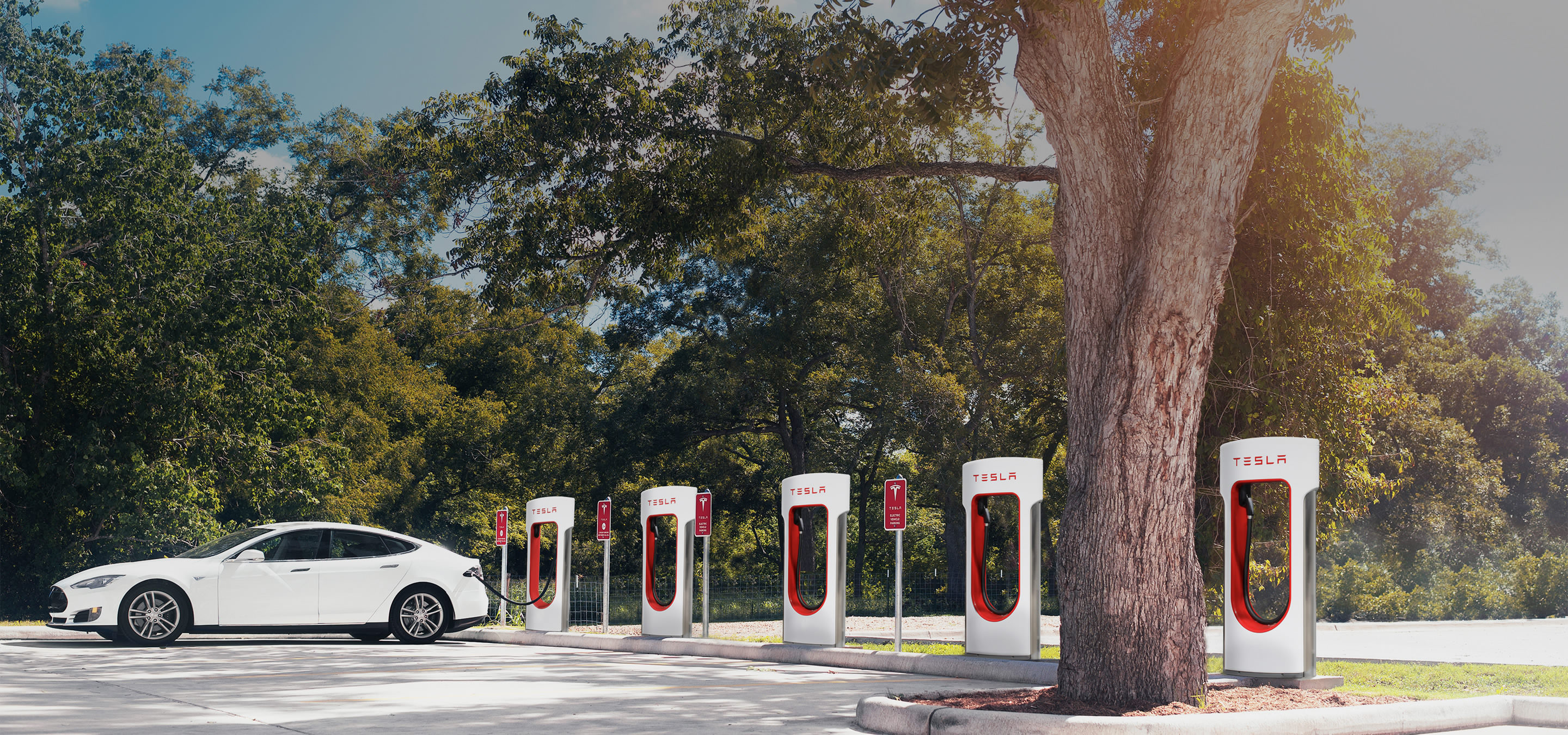 Tesla abre hoje a primeira estação Supercharger em Portugal thumbnail